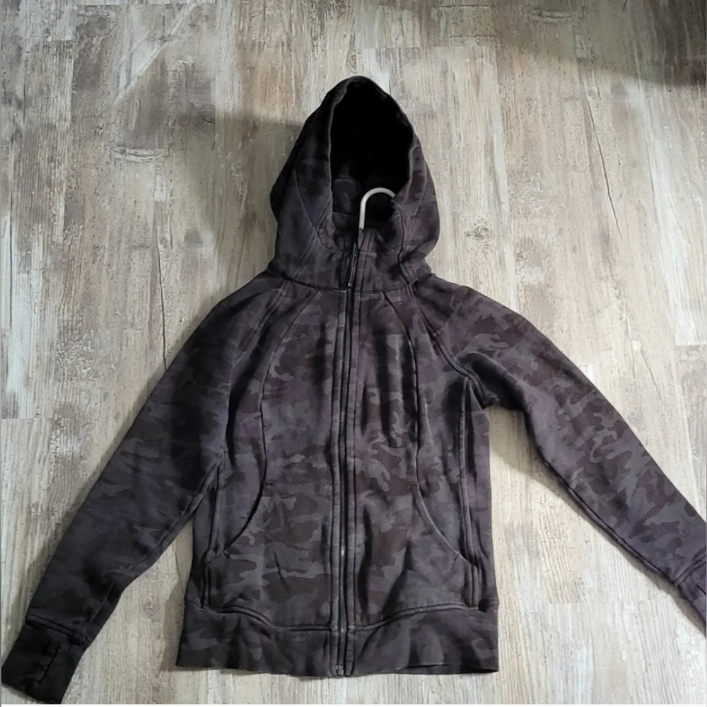 lululemon athletica Black Camo Hoodie - Picture 4 of 8